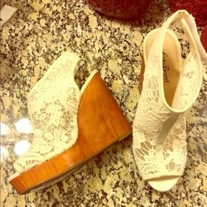 NEW Lucky Brand Heels